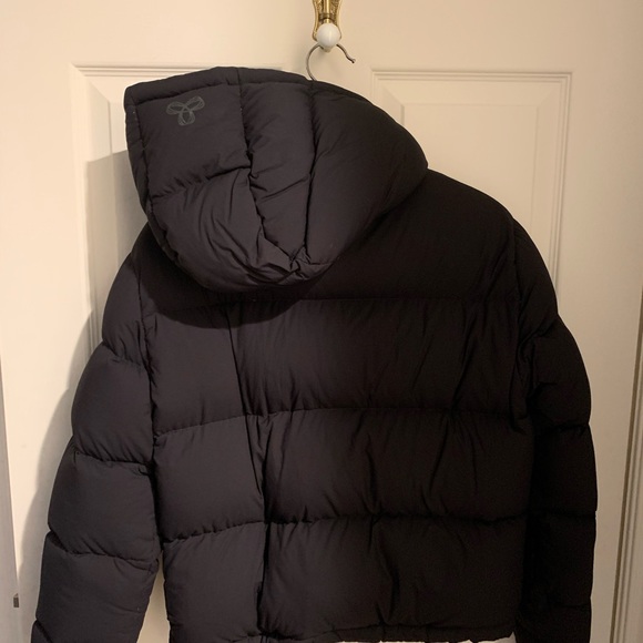 Aritzia super puff - Picture 2 of 2